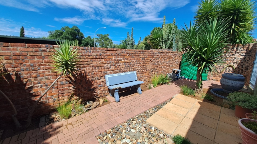 2 Bedroom Property for Sale in Pellissier Free State